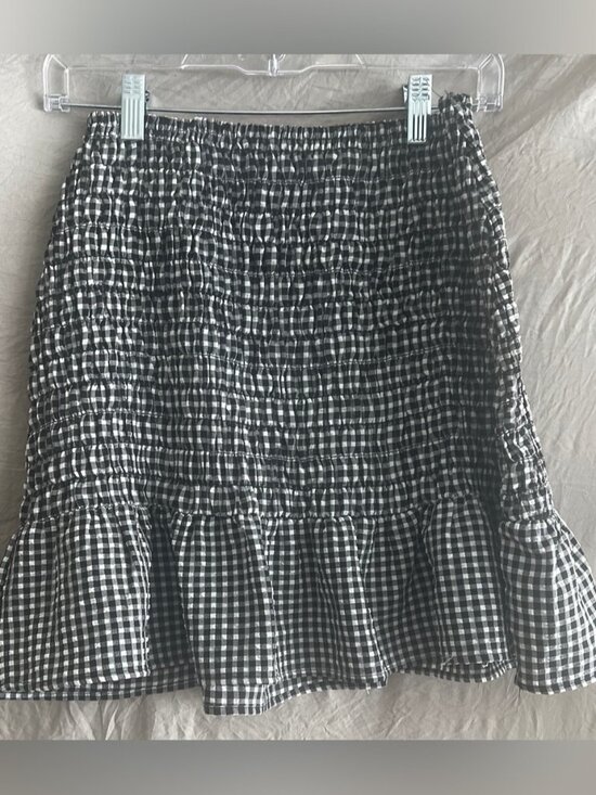 Dresses & Skirts - Black & White Mini Skirt
